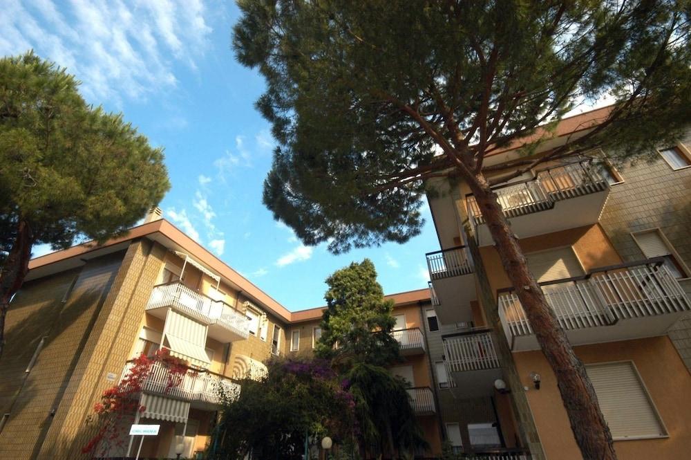 Residence Orchidea Diano Marina Eksteriør billede