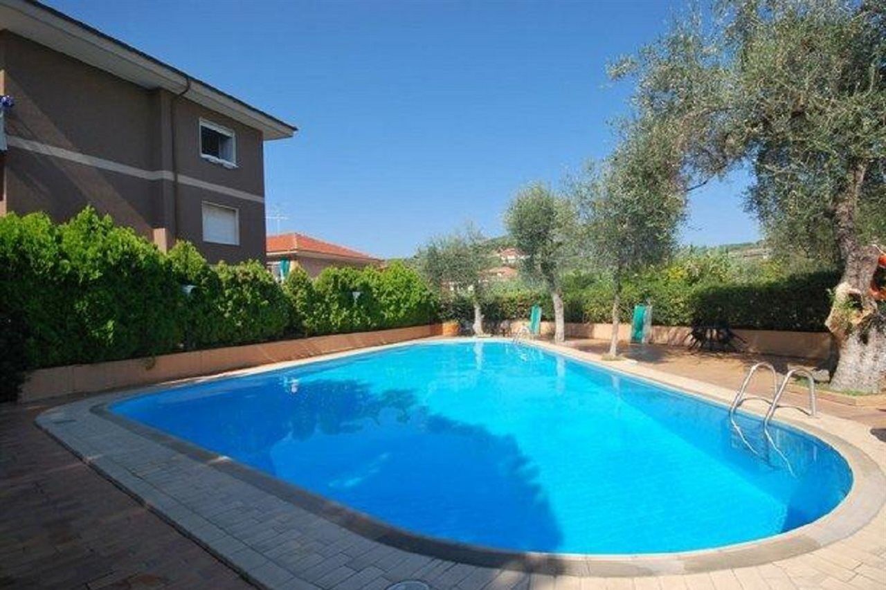 Residence Orchidea Diano Marina Eksteriør billede